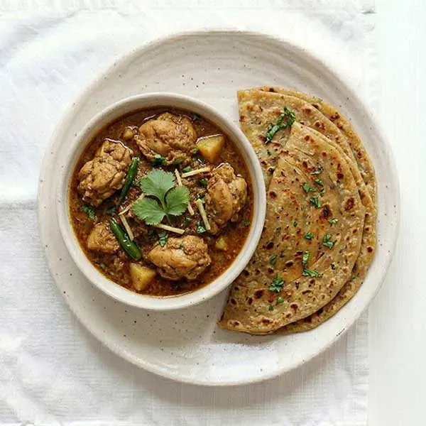 Chicken Tarkari With Masala Kulcha