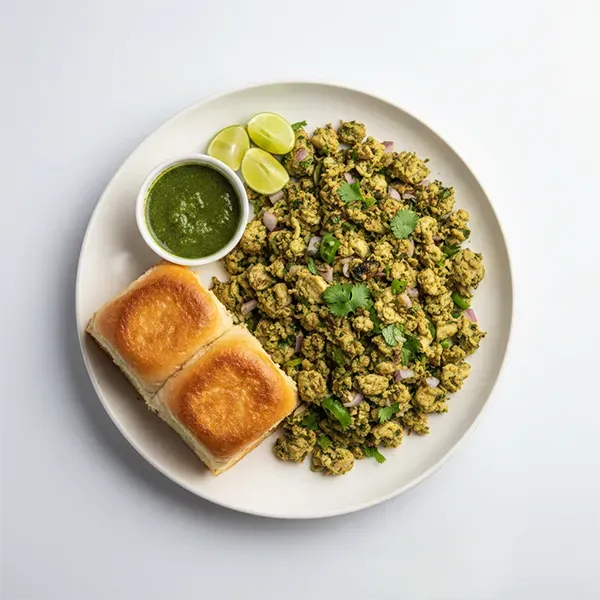 Hariyali Chicken Egg Bhurji With Toasted Pav