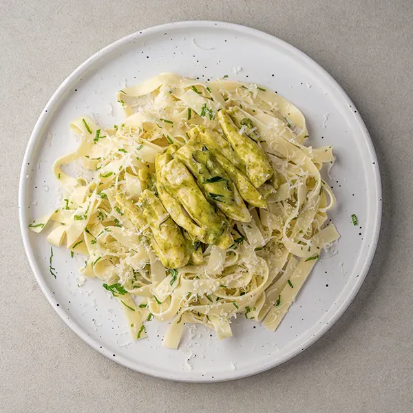 Tarragon Chicken à la crème with Parsley Fettucini